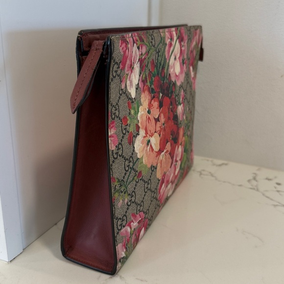 Gucci Blooms Clutch - Picture 4 of 11
